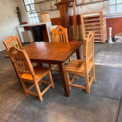 54Dx30 1/2H, extends to 72L. Rectangular table & 6 chairs
