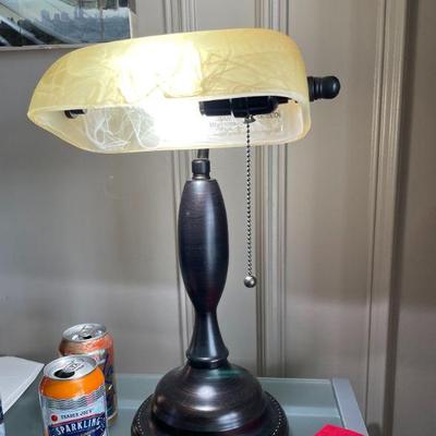 Desk lamp