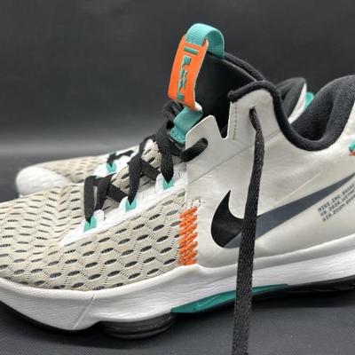 Nike Basketball 2020 Witness v.5 Air Zoom Shoes
