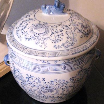 Vintage Pair of Chinese Blue And White Twisted Lotus Rice Ginger Jars With Foo Dog Handle