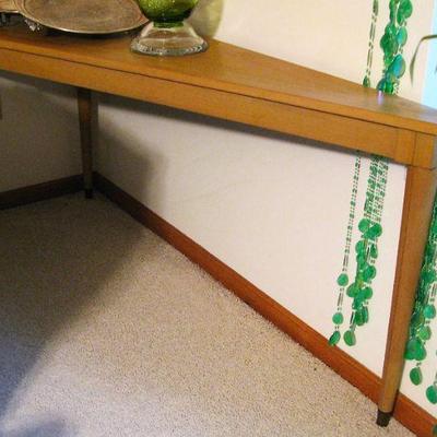 Retro 3 Leg Wood Table