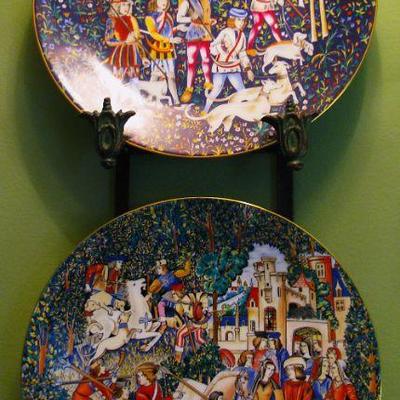 Haviland Limoges Collector Plate France French La Dame a la Licorne Parlon dogs / Hunt of the Unicorn /Unicorn 10 in plates with Holder