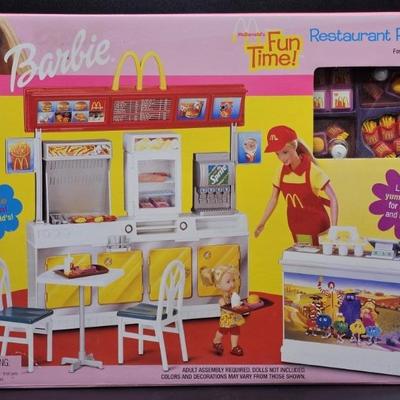 Barbie Funtime Restaurant Playset Â© 2001