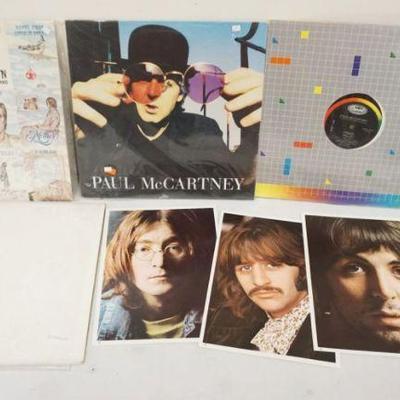 1020	ROCK ALBUMS 4 LPS, JOHN LENNON, PAL MCCARTNEY, BEATLES WHITE ALBUM W/4 PHOTOS
