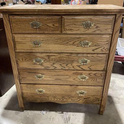 oak 6 drawer chest w/swivel mirror