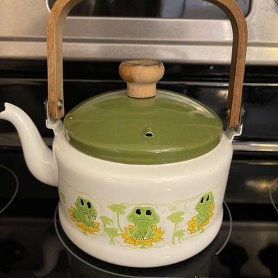 1970's Neil the 1970frog tea kettle