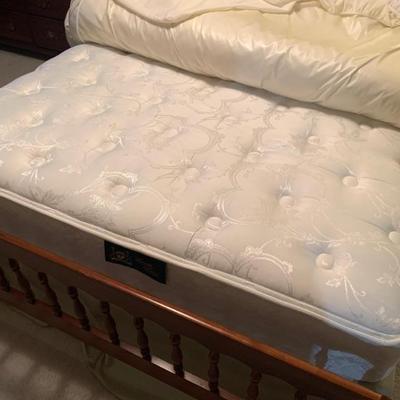 Queen size mattress/ box spring. by Kingsdown, like new