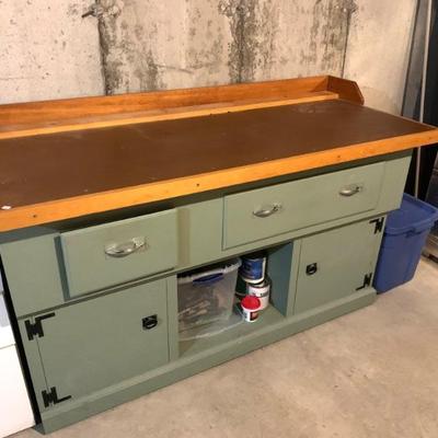 Workbench/cabinet on wheels