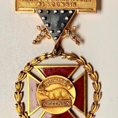  1906 Knights Templar Wisconsin pin. The upper half is 14k