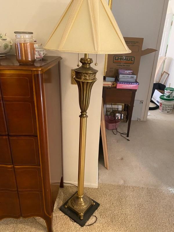 McKenzie Estate Sales & Auctions (Greenbriar Woodlands Toms River NJ