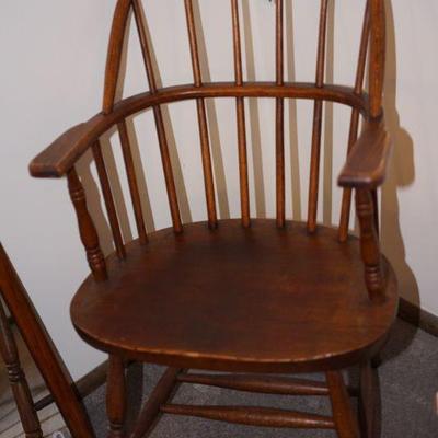 Early oak Windsor style chair from Buffalo New York, very comfortable 