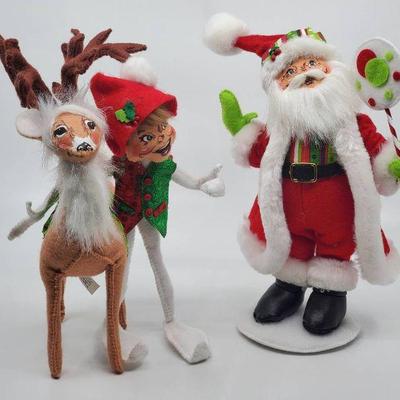 Lot 105-AL: Annalee North Pole Festive Trio

Includes:
â€¢	2014 8â€ Cheery Reindeer (450314). Retired design.
â€¢	2015 9â€ Jolly Lolli...