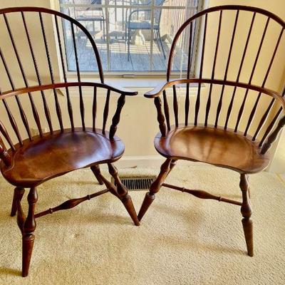 Lot 006-LR: Pair of Windsor Chairs

Features: 
â€¢	2 Nichols & Stone Windsor Arm chairs
â€¢	Purchased in 1999
