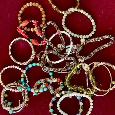 Lot 063-J: Collection of Costume Bracelets

Features: An assorted collection of costume bracelets. Please refer to photos for details.
