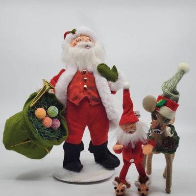 Lot 104-AL: Annalee Old-Fashioned Santas and Deer

Includes:
â€¢	2012 9â€ Velvet Suited Santa (n/a).
â€¢	2013 7â€ Spotted Fawn w/...