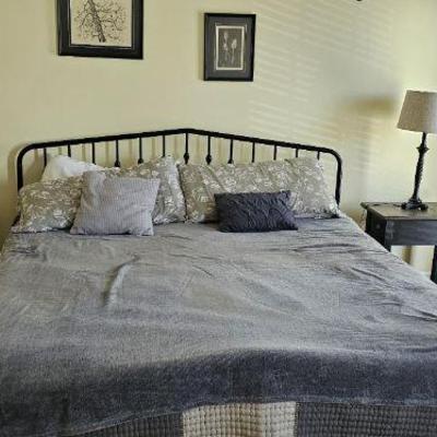 King bed includes frame, mattress and boxspring $345?00