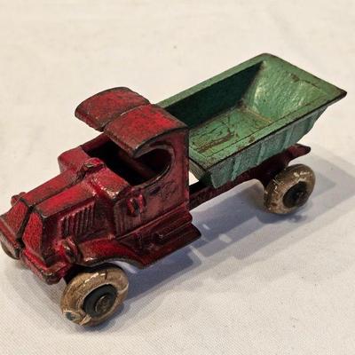 https://www.auctionninja.com/stress-free-estate-services-llc/sales/details/timeless-antique-toys-sport-memorabilia-and-collectibles-aucti...