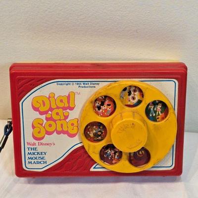 https://www.auctionninja.com/stress-free-estate-services-llc/sales/details/timeless-antique-toys-sport-memorabilia-and-collectibles-aucti...