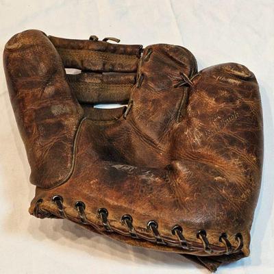 https://www.auctionninja.com/stress-free-estate-services-llc/sales/details/timeless-antique-toys-sport-memorabilia-and-collectibles-aucti...