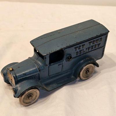 https://www.auctionninja.com/stress-free-estate-services-llc/sales/details/timeless-antique-toys-sport-memorabilia-and-collectibles-aucti...