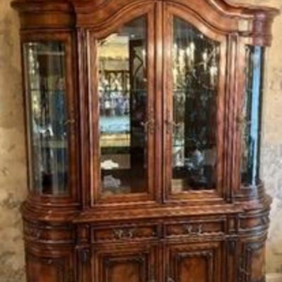 This distinguished cabinet  by Henredon is truly amazing! It boasts a grand, debonair appears. Featuring a gorgeous, elegant,...