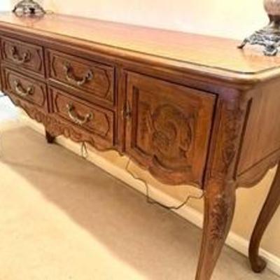 Vintage Wooden Heritage Console Table provides an elegant storage solution! 

Measures 67.5