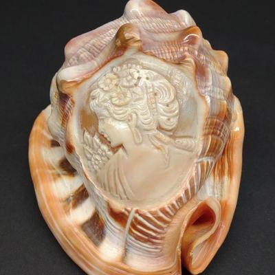 G. Borriello Cameo Carved Conch Shell