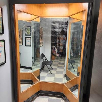 Vintage Dressing Room Mirror (1960's) Lights up when you approach it.