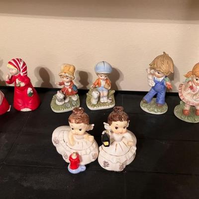 Vintage porcelain figurines sold in pairs