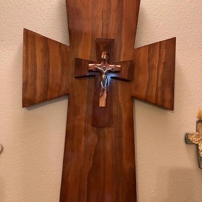 Large Wooden Cross & 3D Crucifix