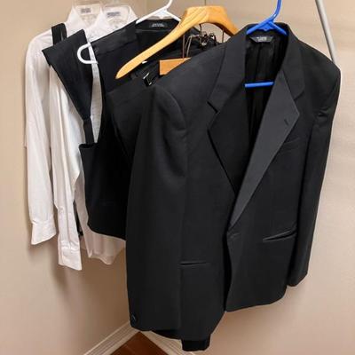 Tuxedo 7pc Ensemble Coat abt 42, Pants 30-32, Suspenders, cummerbund, 32/33 shirt, 33/34 shirt 
