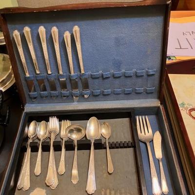 Rogers Bros "Ancestral" Silverplate in Case