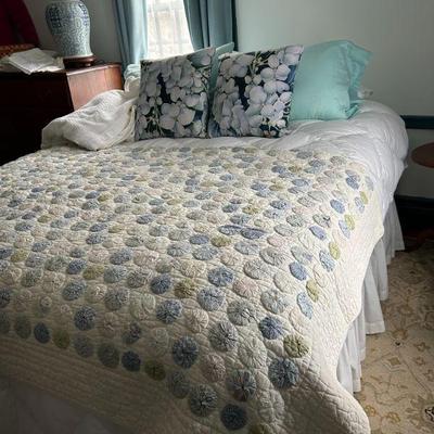 queen bed, hand made quilt
