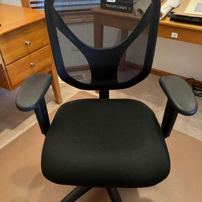 138:Adjustable Office Chair
