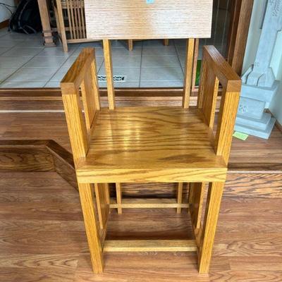 7:Tall Mossberg chair
