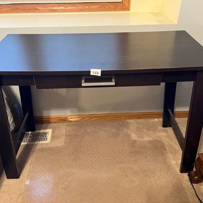 144:Desk 
