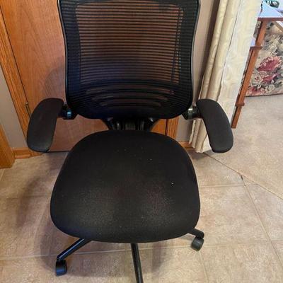 139:Adjustable Office Chair
