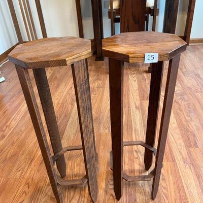 15:Set of 2 Curio Tables
