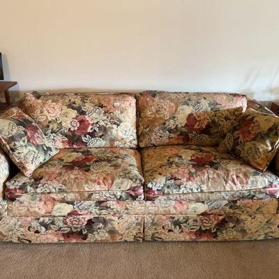 120:Sofa Couch 
