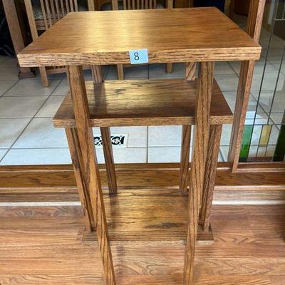 8:Slatted table in table for displays,
