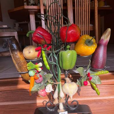 92:Decorative Vegetable Stand
