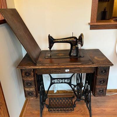 60:Singer Sewing Machine in Wood Cabine
