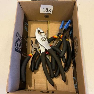 188:Pliers Lot
