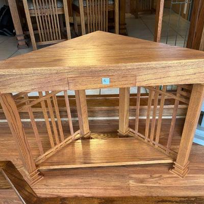 6:Prairie style corner table
