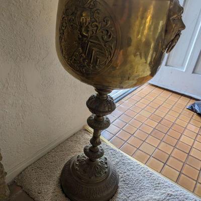 BRASS POT WITH STAND 