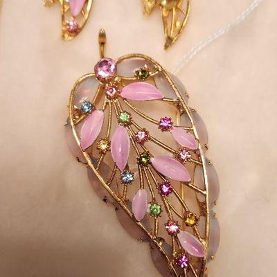 Costume jewelry vintage unsigned