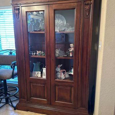 display cabinet shipped from italy 