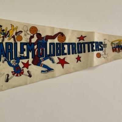 1960's-era team autographed Harlem Globetrotters pennant