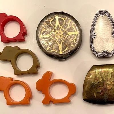 Compacts and Bakelite napkin rings