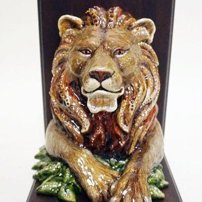 1071	JAY STRONGWATER  JUNGLE LION BOOK END
